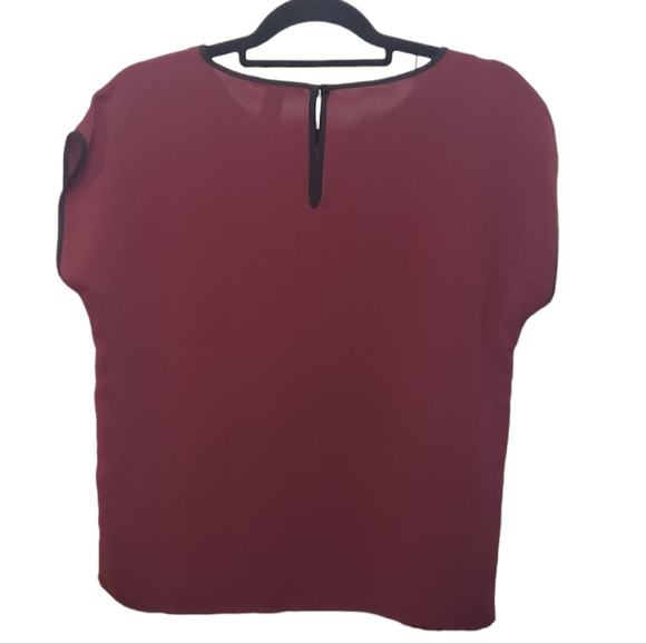 Forever 21 Burgundy Short Sleeve Dressy Top Size Small - Picture 2 of 4